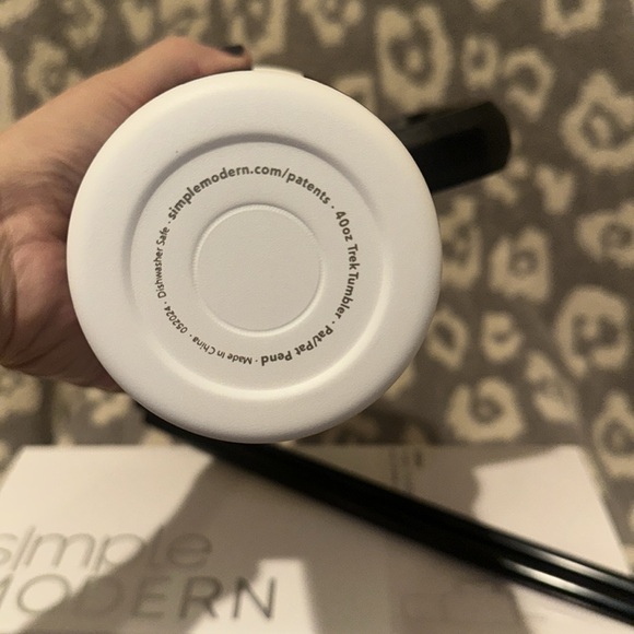 Simple Modern TREK 40oz Tumbler in Black & White Checkmate 🖤 New 🆕 Only One 🖤 - Picture 9 of 17